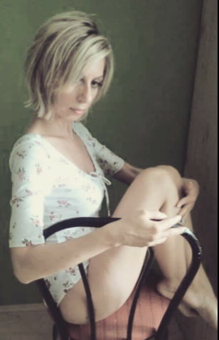 Szilvia #93190902