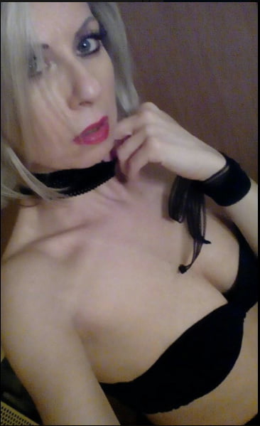 Szilvia #93190976