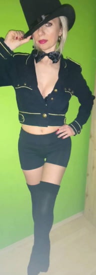 Szilvia #93190983