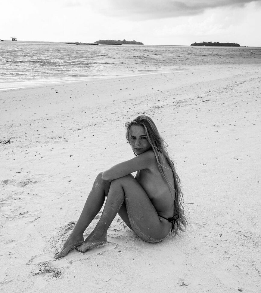 Lies Zhara desnuda #108364563