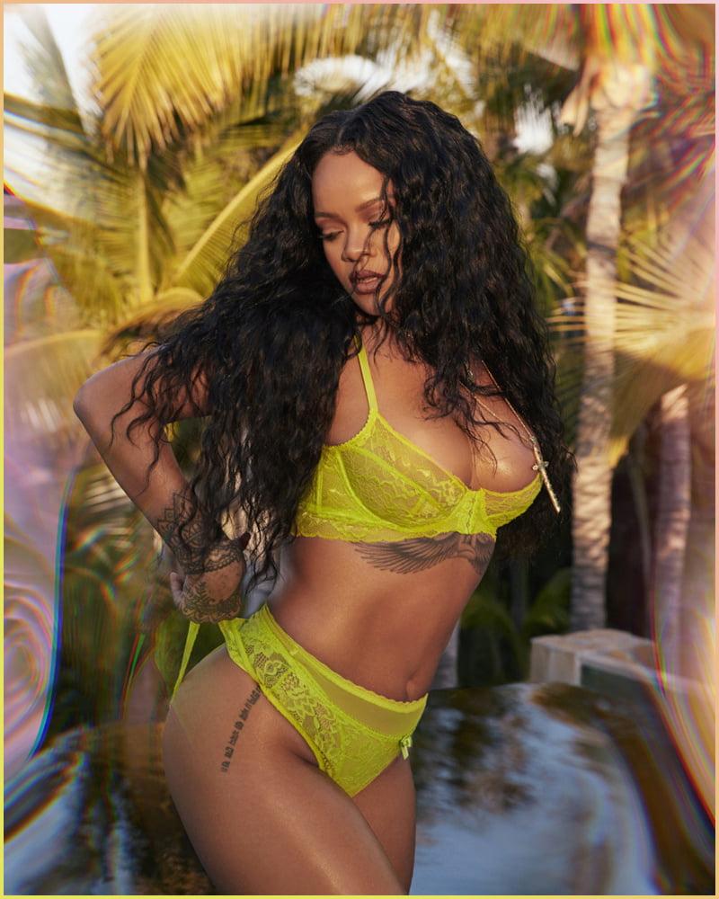 Rihanna lencería junio 2020
 #94556064