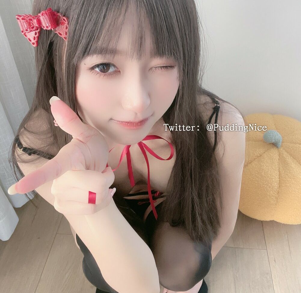 Puddingnice desnuda #108871422