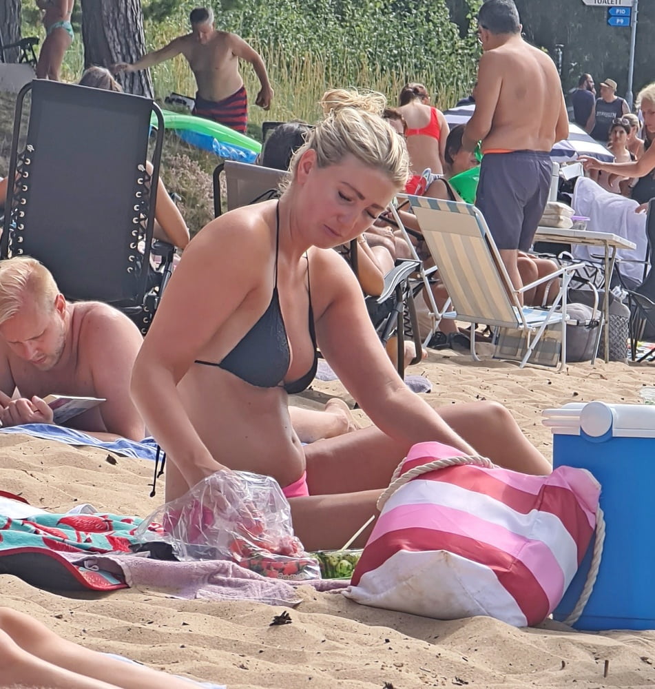 Swedish Beach Slut Covering Up Fail Porn Pictures Xxx Photos Sex Images 3746361 Pictoa
