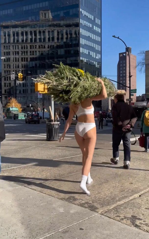 Emma Brooks nude #108034883