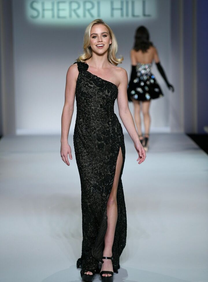 Emma Brooks nude #108034914