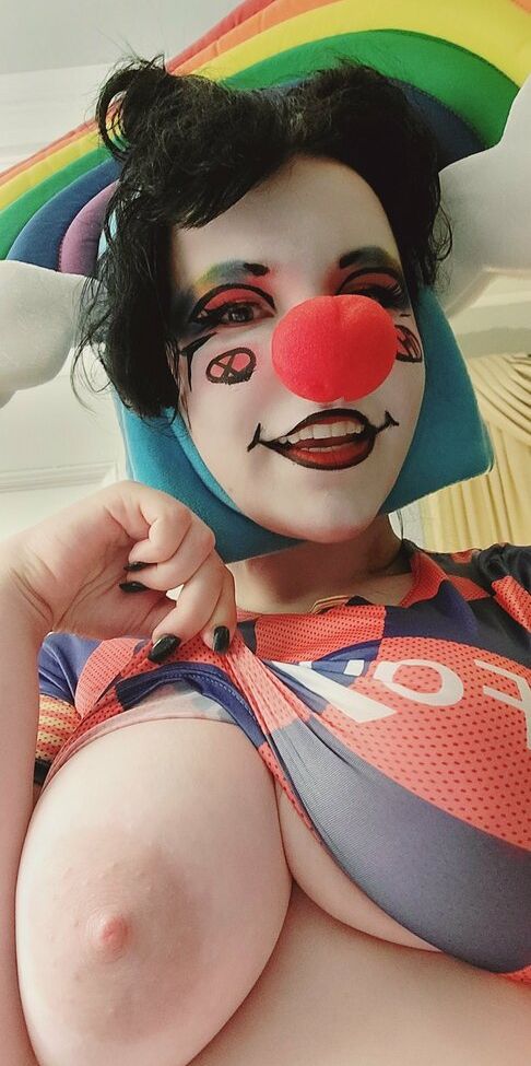 Clown Girls nackt #108162027