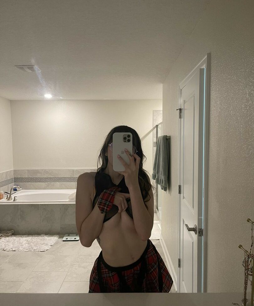 Catlyn Crespo desnuda #108777143