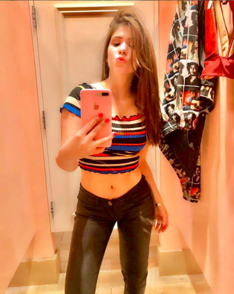 Mi prima en bikini
 #81068631