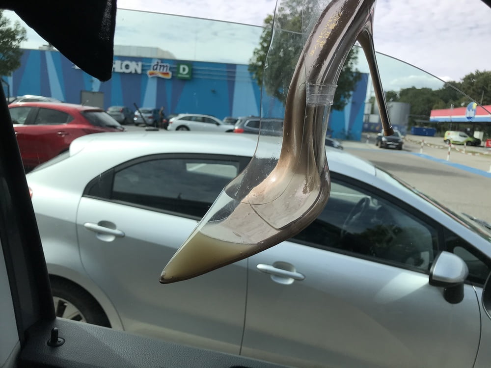 Spermawalk - parkplatz fuer herrn jochen
 #80441273