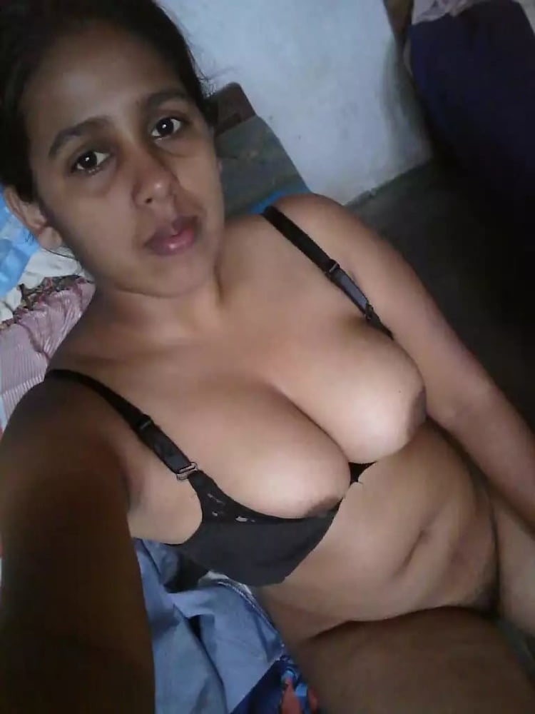 Sri Lankan sexy aunty #93398135