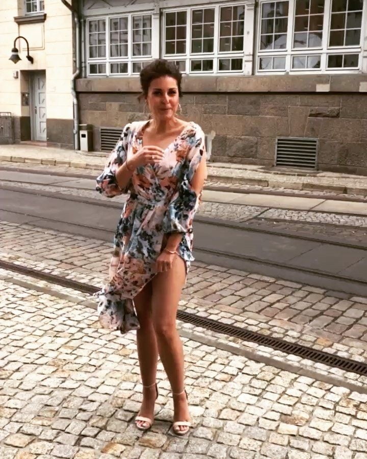 ドイツのテレビ番組の乳首Vanessa blumhagen
 #79961057