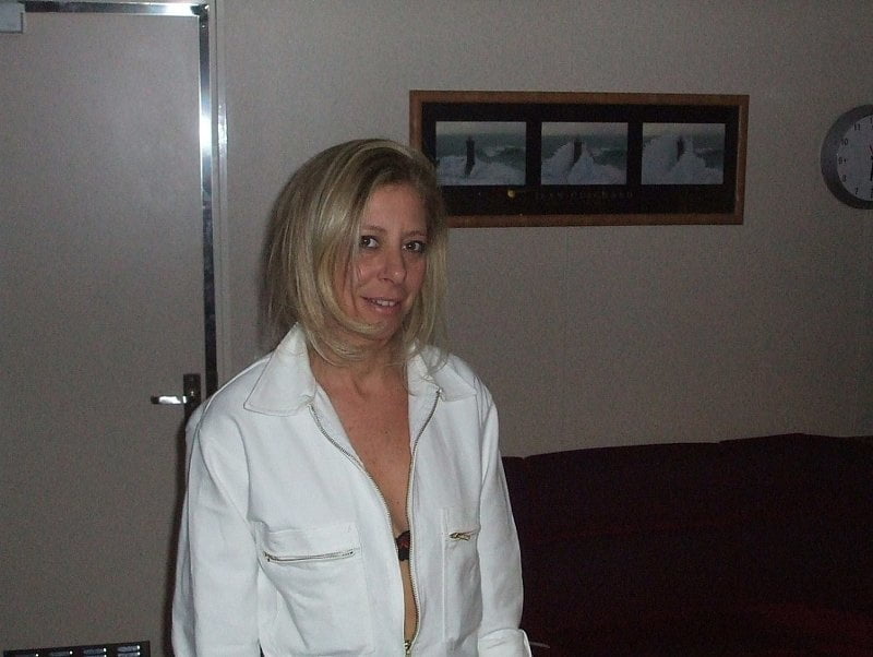 Ihre Mutter milf dumme Hure ist eine exponierte Webwhore cumslut
 #98240470