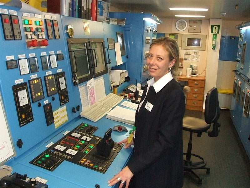 Ihre Mutter milf dumme Hure ist eine exponierte Webwhore cumslut
 #98240479