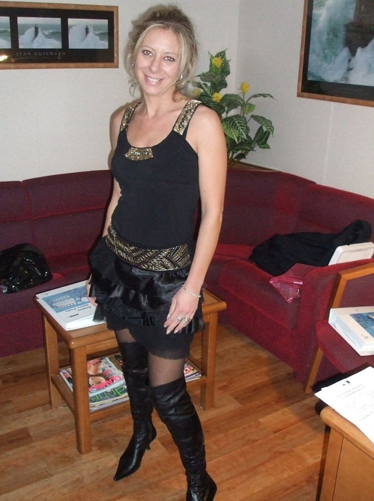 Ihre Mutter milf dumme Hure ist eine exponierte Webwhore cumslut
 #98240491