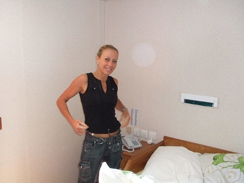 Ihre Mutter milf dumme Hure ist eine exponierte Webwhore cumslut
 #98240583