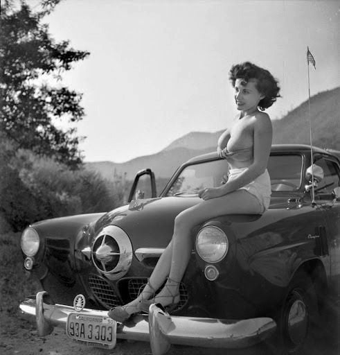 Donna brown, modello vintage del 1950
 #105121678