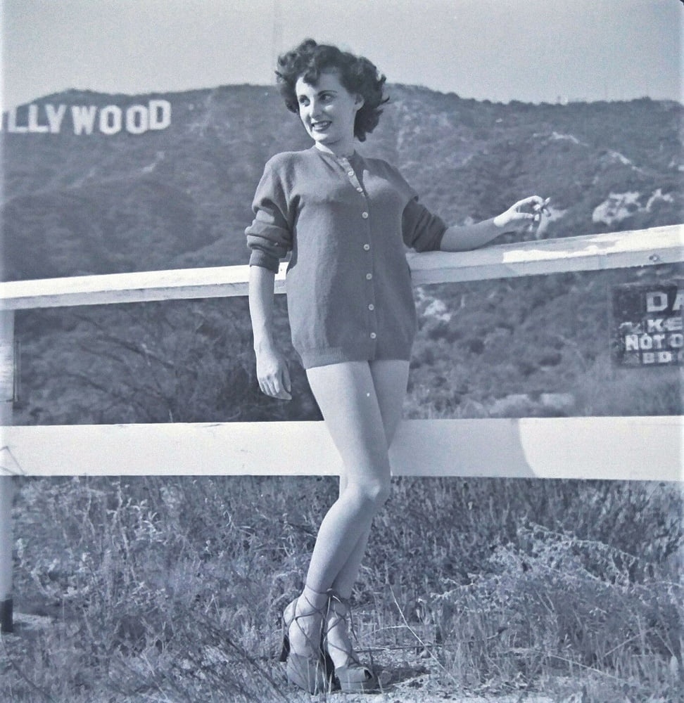 Donna brown, modello vintage del 1950
 #105121684