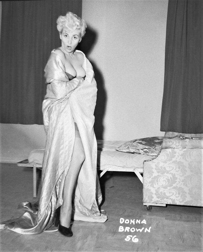 Donna brown, modèle vintage des années 1950
 #105121687