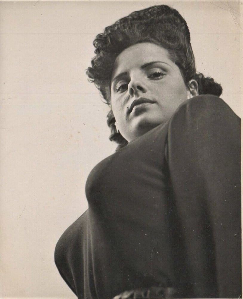 Donna brown, modèle vintage des années 1950
 #105121755