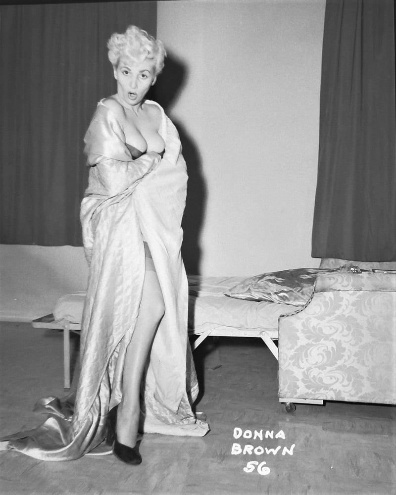 Donna brown, modello vintage del 1950
 #105121911