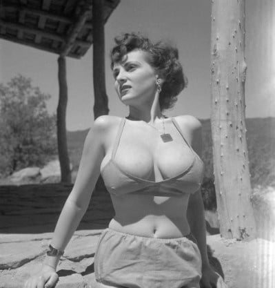 Donna brown, modello vintage del 1950
 #105121947