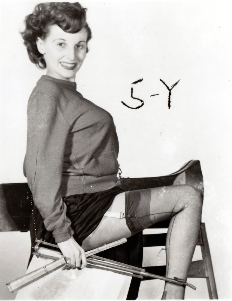 Donna brown, modello vintage del 1950
 #105122080