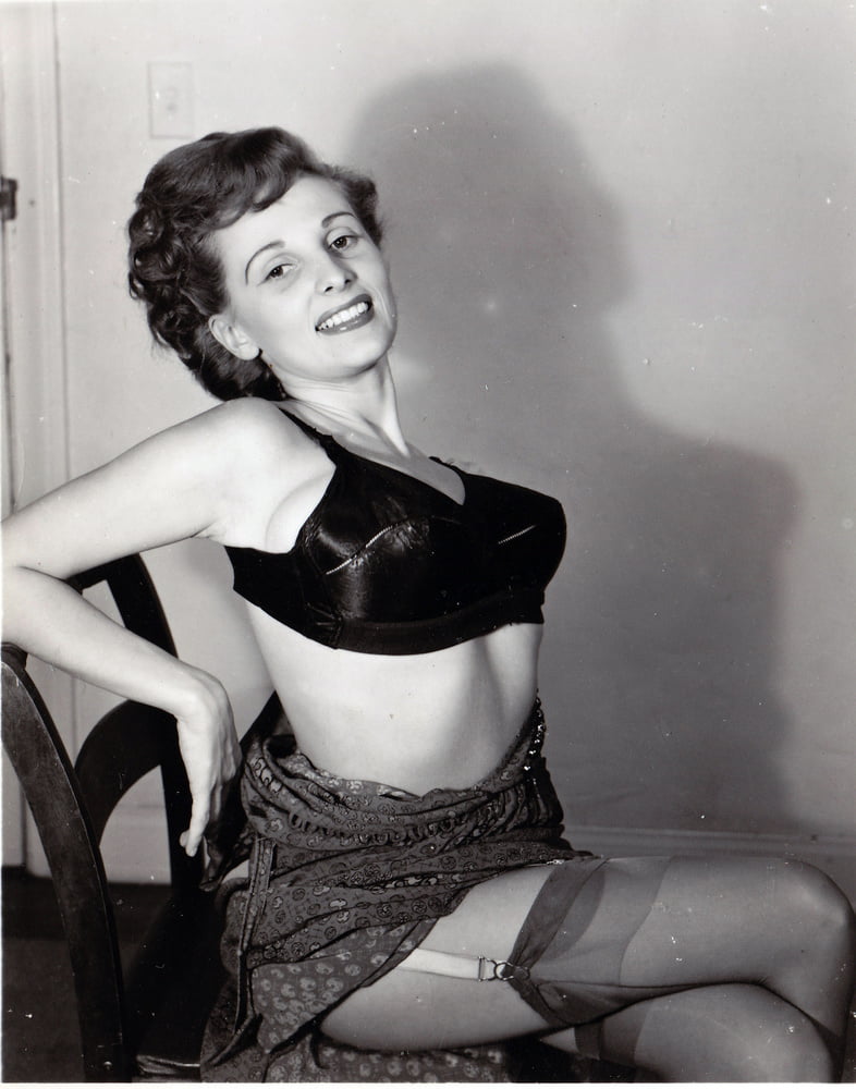 Donna brown, modello vintage del 1950
 #105122128