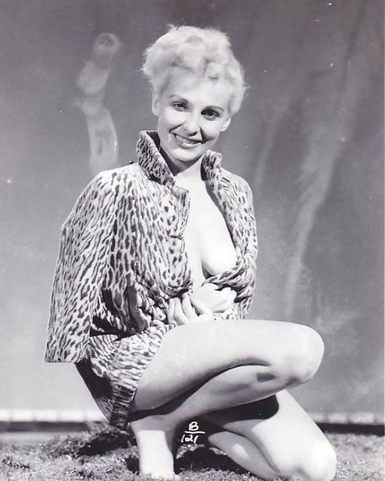 Donna brown, modello vintage del 1950
 #105122275