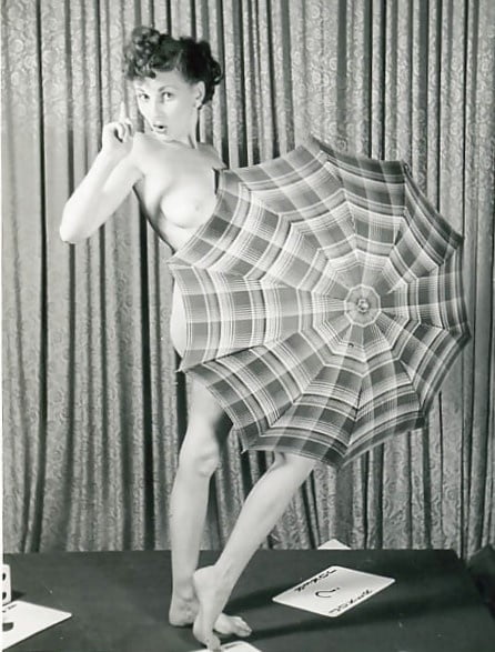 Donna brown, modello vintage del 1950
 #105122378