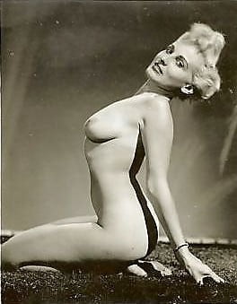 Donna brown, modello vintage del 1950
 #105122635