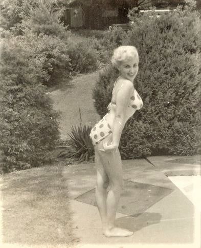 Donna brown, modello vintage del 1950
 #105122849