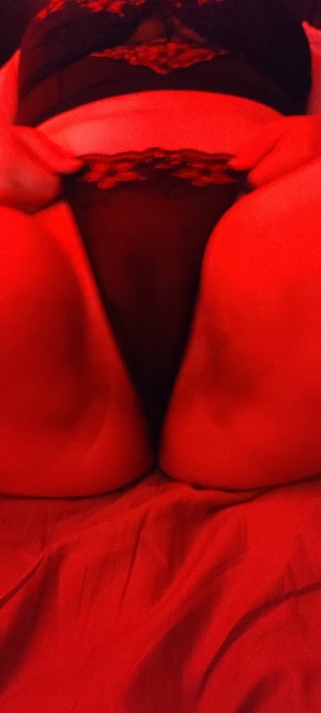Red woman #107111502