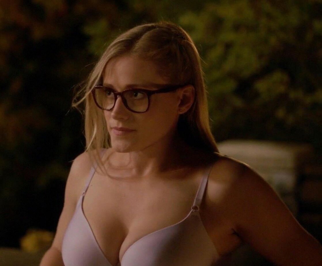 Olivia Taylor Dudley desnuda #109816891