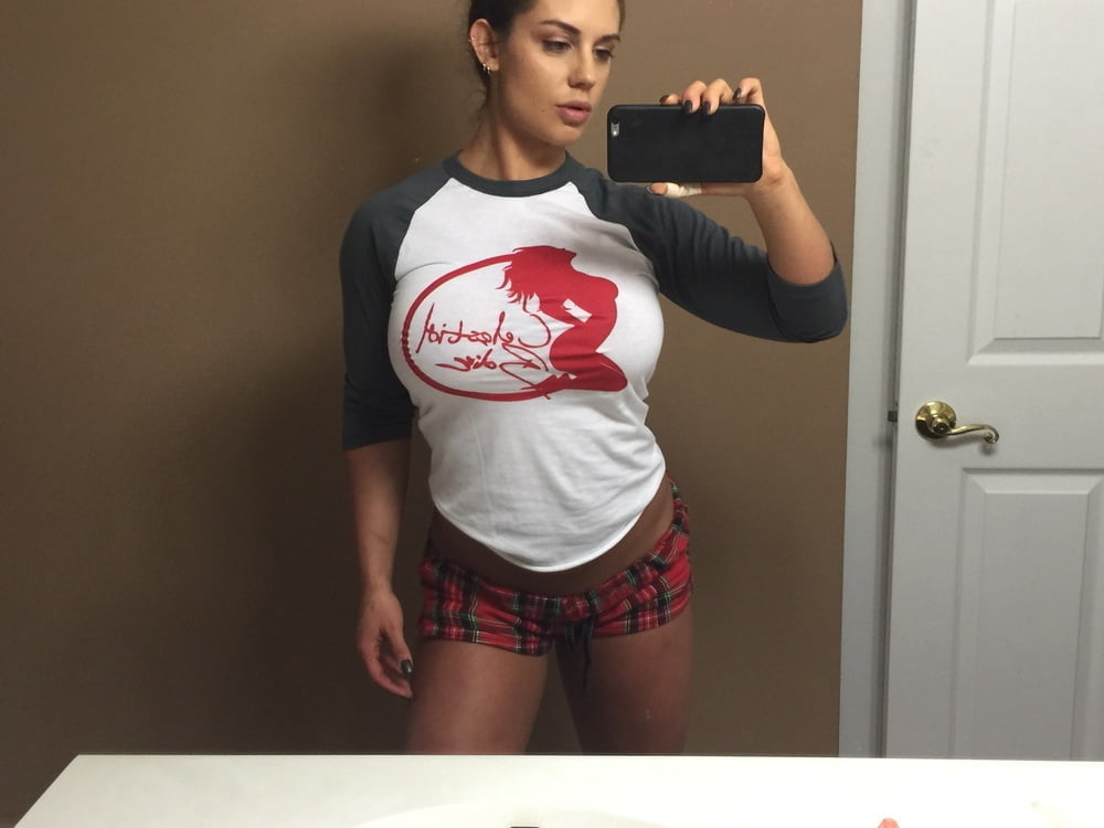 Celeste bonin (fka wwe's kaitlyn) fotos filtradas
 #96154843