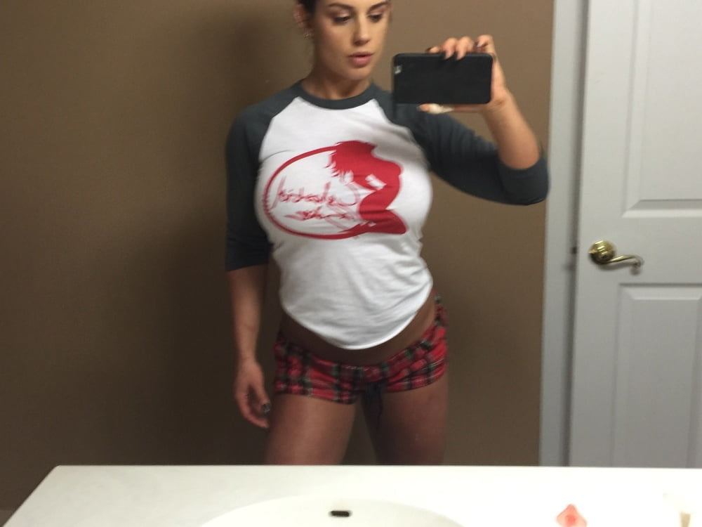 Celeste bonin (fka wwe's kaitlyn) fotos filtradas
 #96154844
