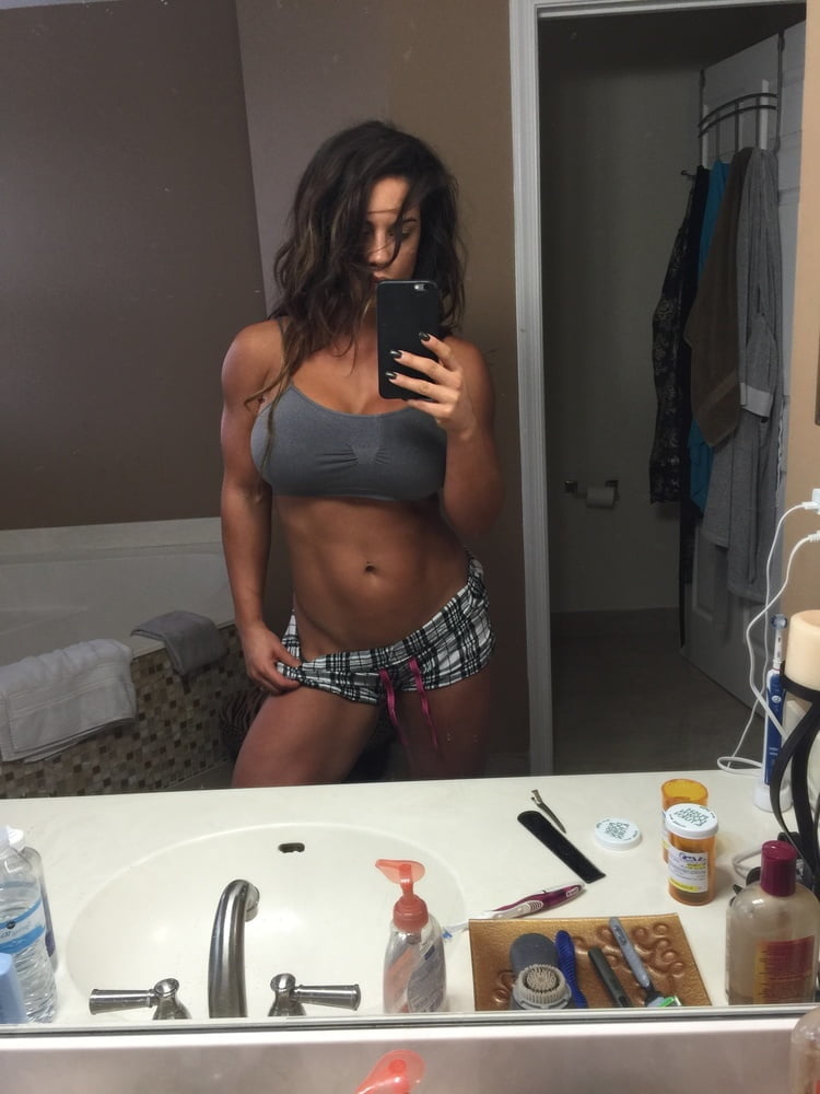 Celeste bonin (fka wwe's kaitlyn) fotos filtradas
 #96154907