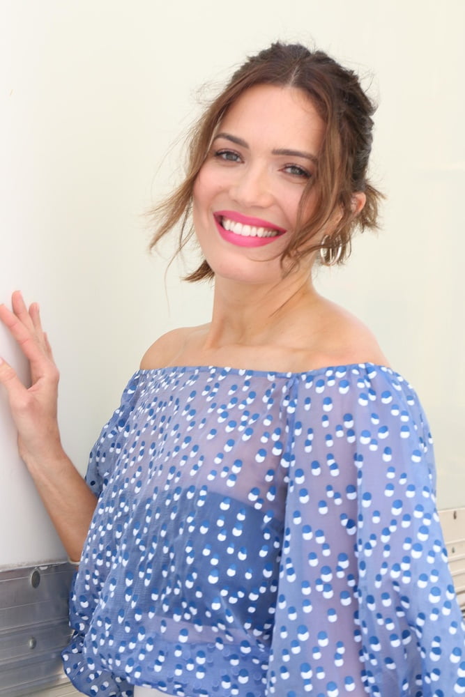 Mandy Moore - This is Us Press Conference (21 August 2017) #91566125