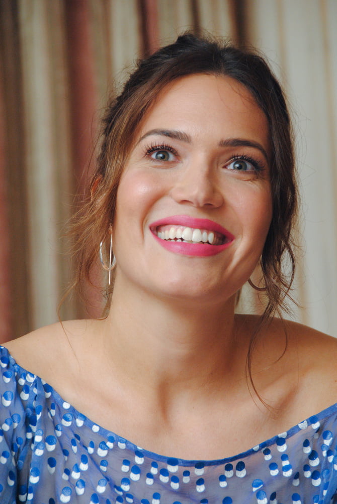 Mandy Moore - This is Us Press Conference (21 August 2017) #91566154