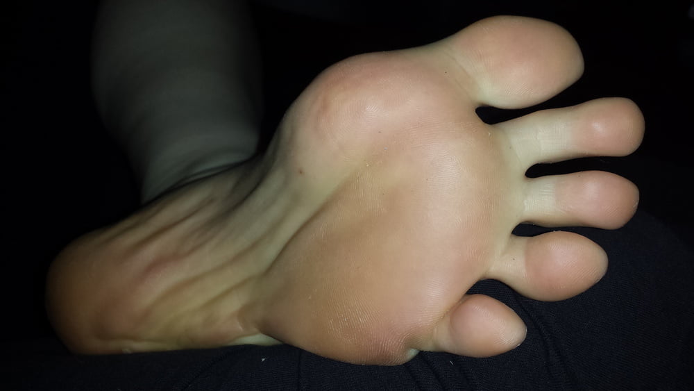 Femme pieds fétiches semelles
 #101715019