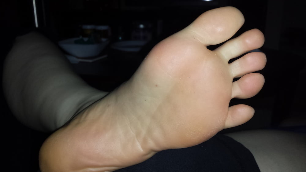 Femme pieds fétiches semelles
 #101715022