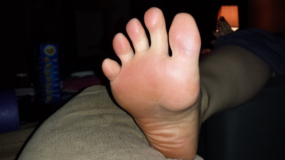 Femme pieds fétiches semelles
 #101715043