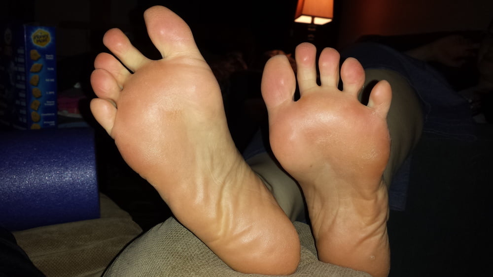 Femme pieds fétiches semelles
 #101715052