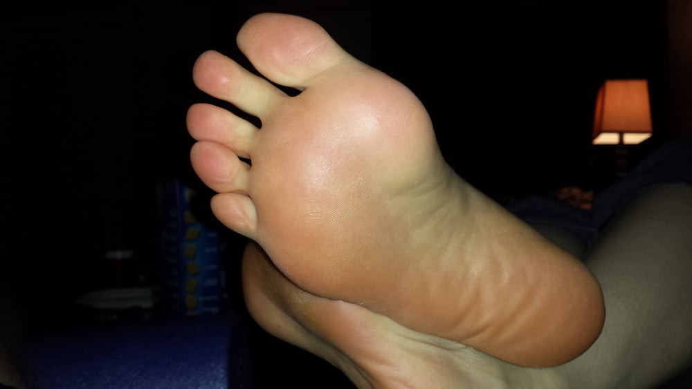 Femme pieds fétiches semelles
 #101715058