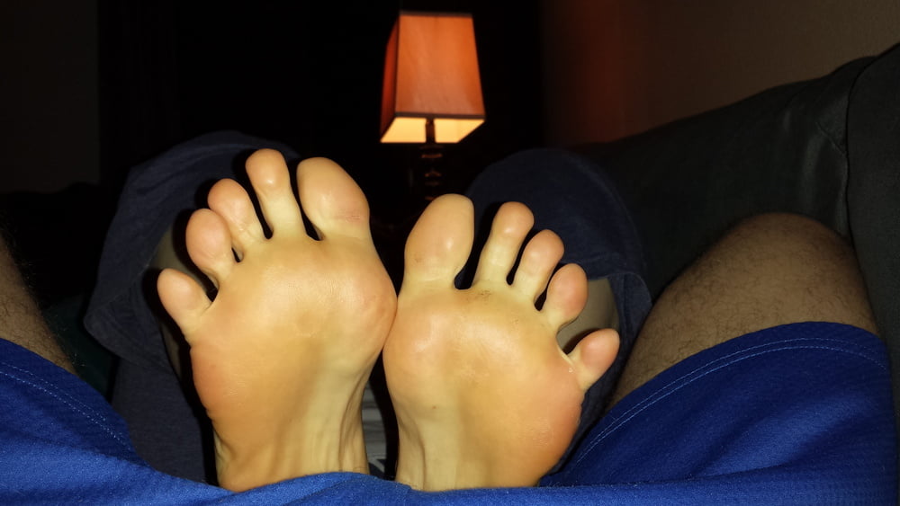 Femme pieds fétiches semelles
 #101715085