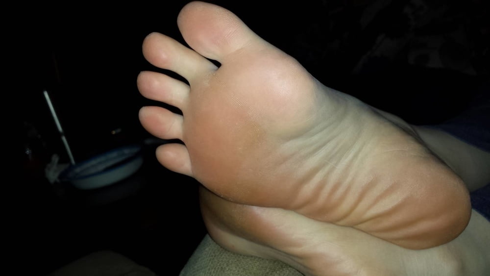 Femme pieds fétiches semelles
 #101715109