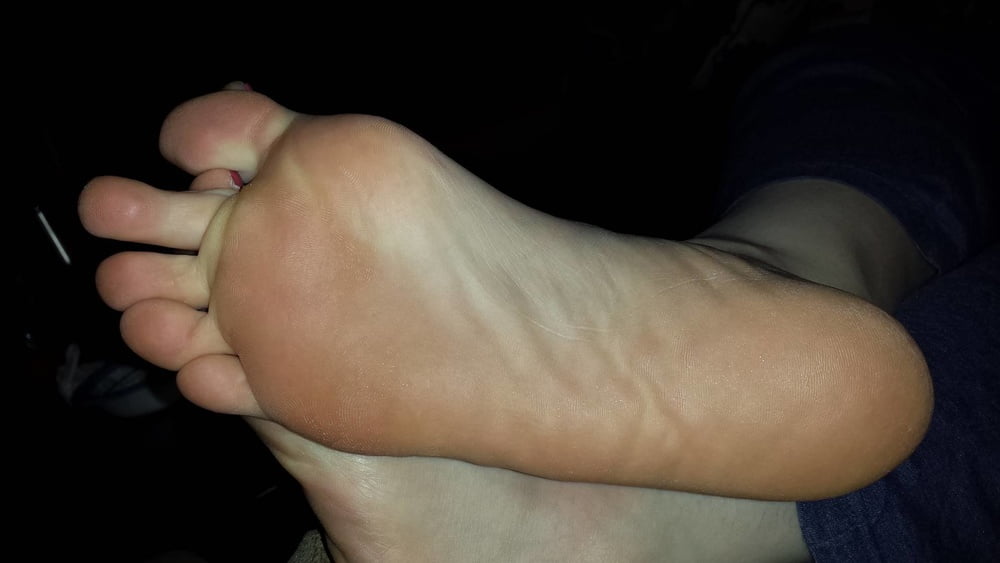 Femme pieds fétiches semelles
 #101715112