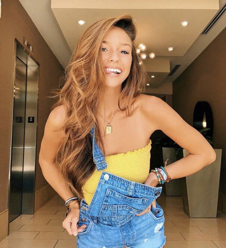 Taylor Alesia nackt #107878702