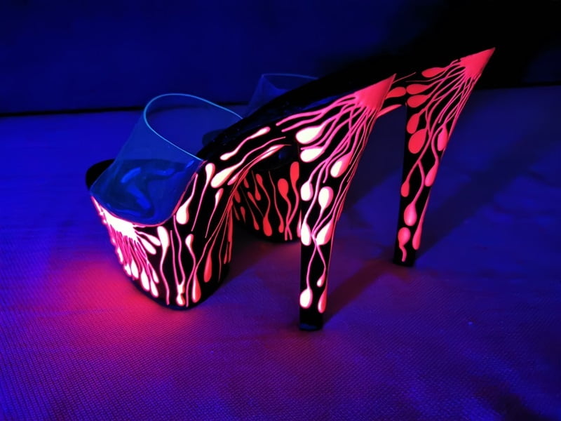 Sexy CD Feet On High Heels Posing In Neon Light #106886985