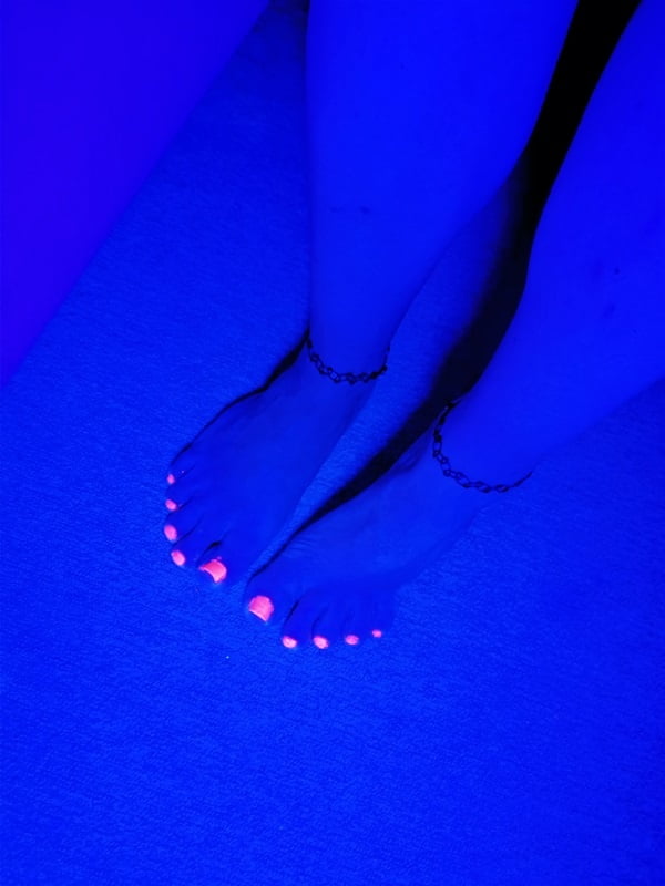 Sexy CD Feet On High Heels Posing In Neon Light #106886990