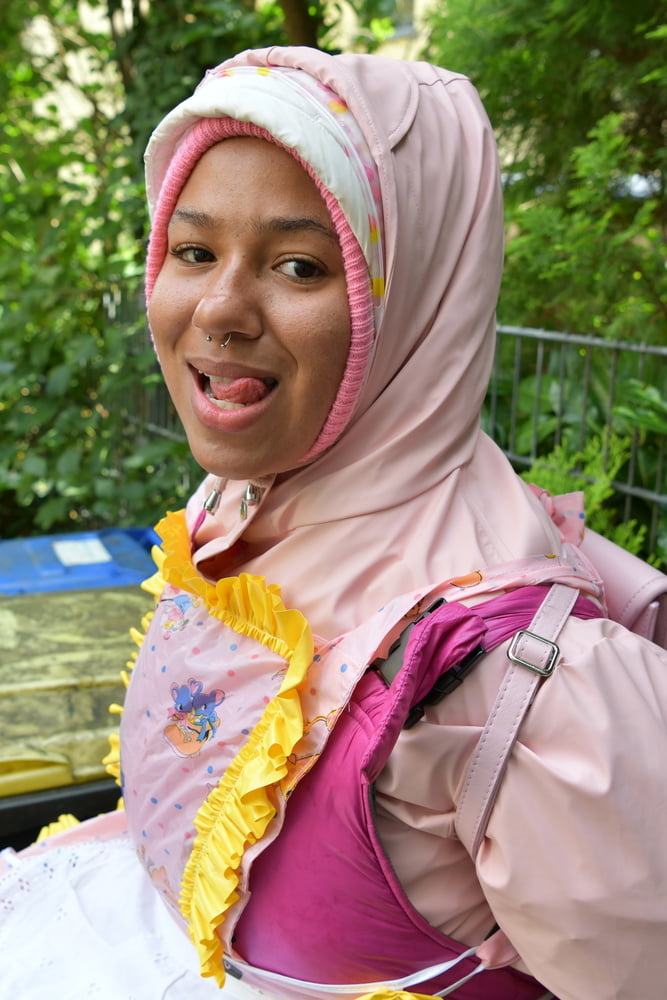 Rubberwhore morona espera a los usuarios musulmanes
 #80938253